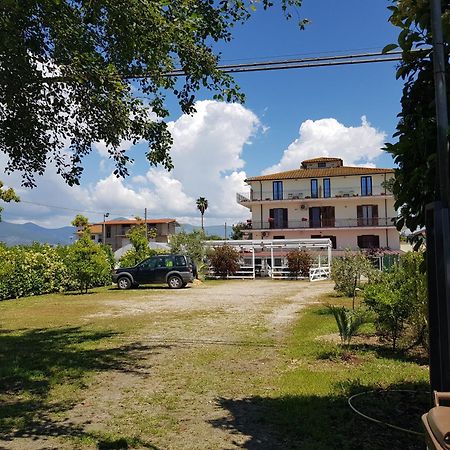 Un Passo Dal Mare - Guest House Lido Di Fondi Eksteriør billede